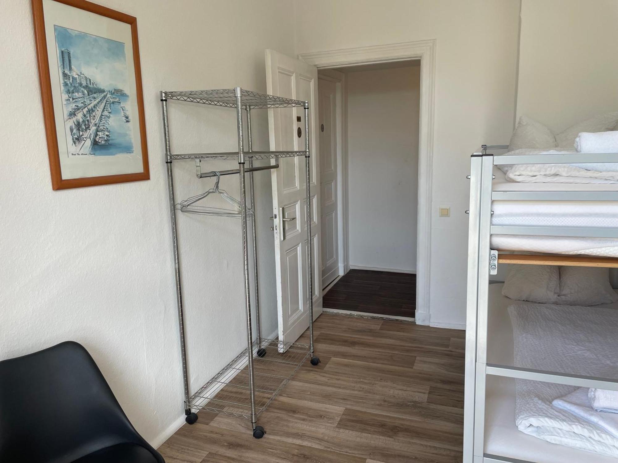 Hotel-Pension Adamshof Berlin Extérieur photo